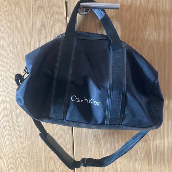 Calvin Klein gym bag - Picture 2 of 5
